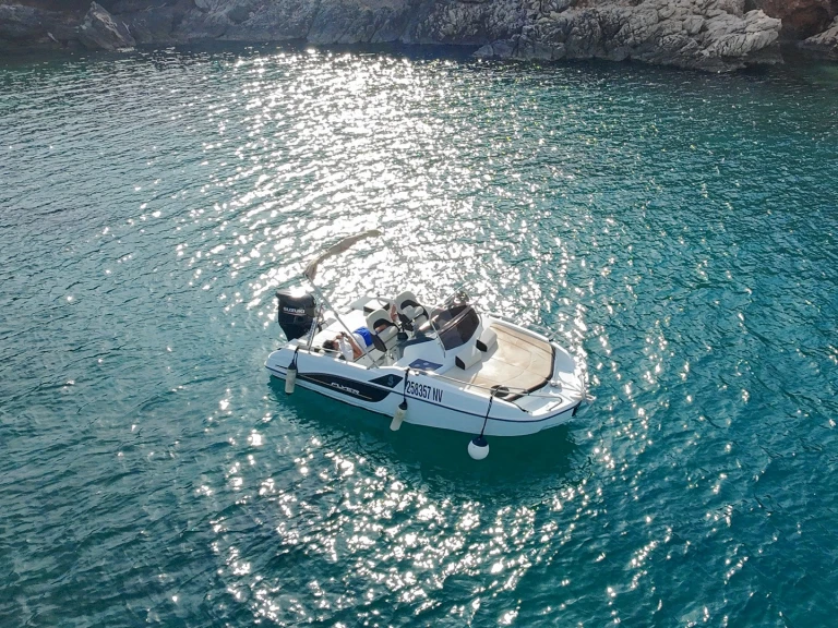 Huur Motorboot met of zonder schipper Bénéteau in Novalja