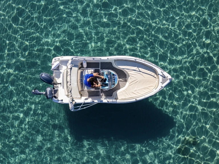 Verhuur Motorboot Ranieri met vaarbewijs
