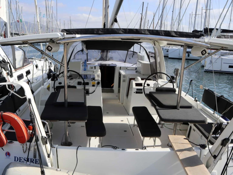 Verhuur Zeilboot in Gouviá - Jeanneau Sun Loft 47 /7cab