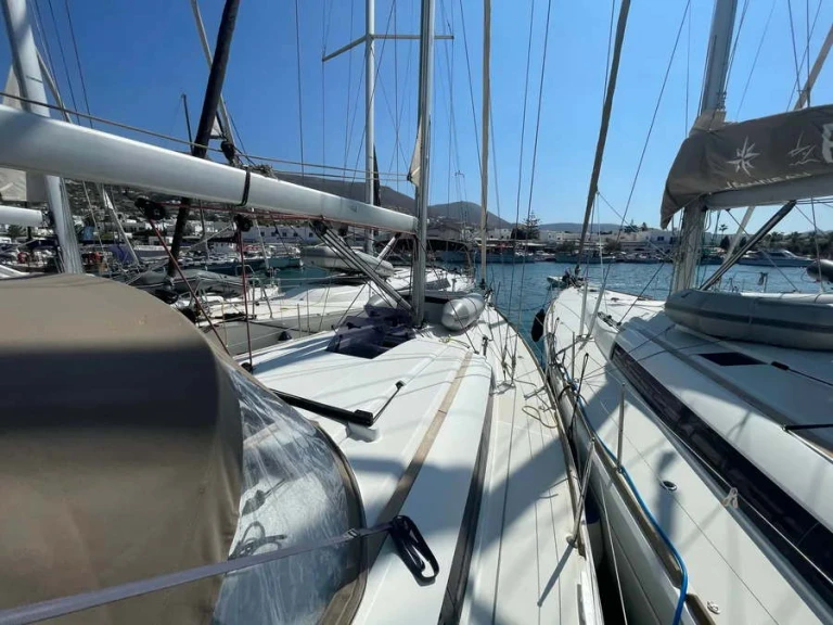 Jeanneau Sun Odyssey 419 /3cab te huur van particulier of professional in Paros (Eiland)