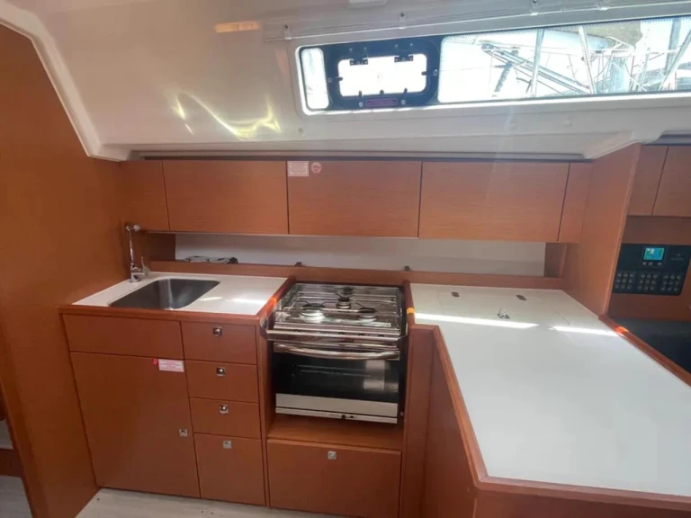 Bavaria Bavaria C42 /3cab te huur van particulier of professional in Paros (Eiland)
