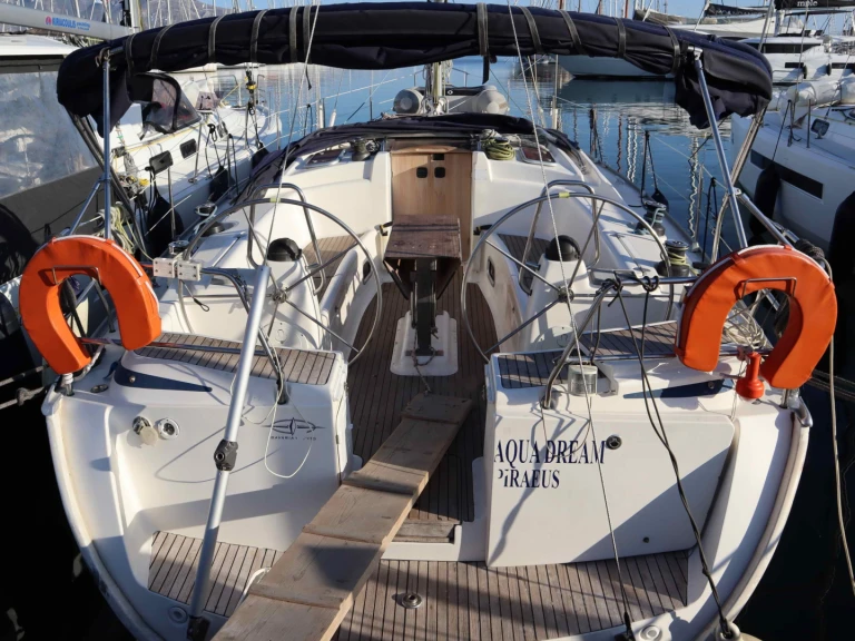 Bootverhuur Néa Péramos goedkoop Bavaria 43 Cruiser /3cab