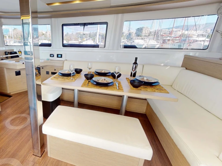 Bootverhuur Álimos goedkoop Lagoon 46 Fly (6 cab.)