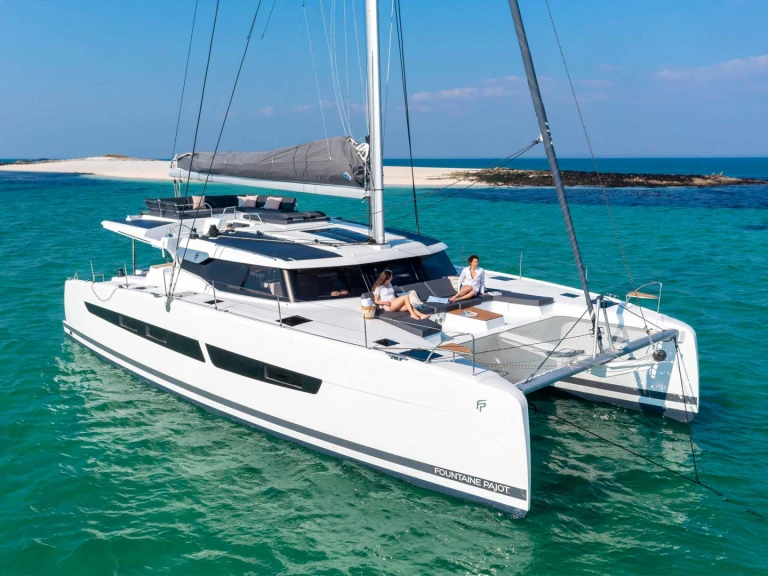 Huur Catamaran met of zonder schipper Fountaine Pajot in Néa Péramos