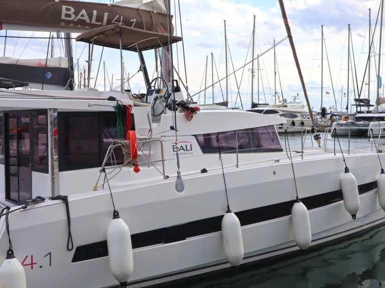 Catamaran te huur in Paros (Eiland) voor de beste prijs