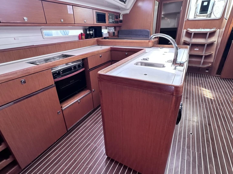 Bootverhuur Bavaria Bavaria Cruiser 56 /6cab in Álimos via SamBoat