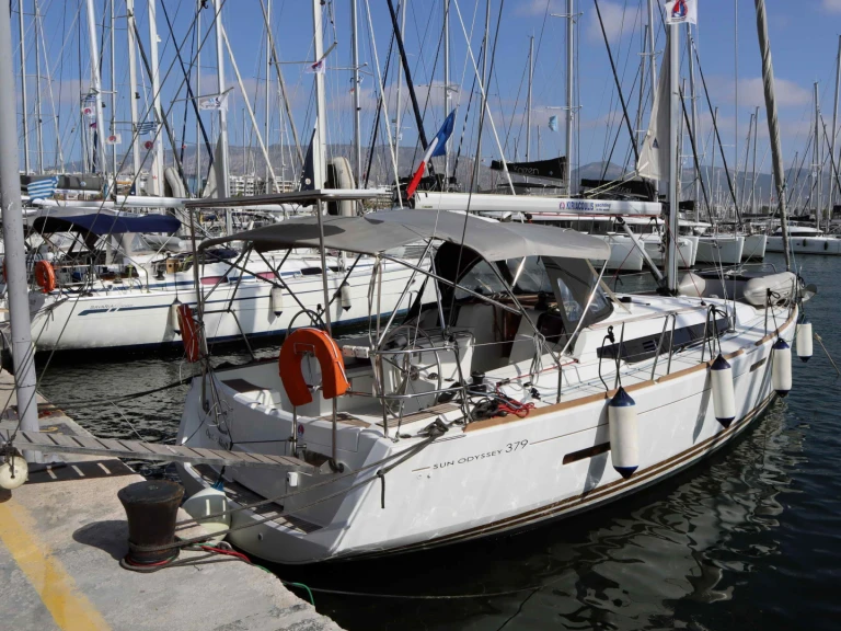 Jachthuur in Álimos - Jeanneau Sun Odyssey 379 via SamBoat