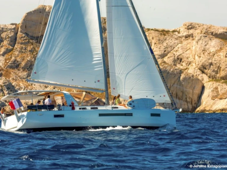 Bootverhuur Jeanneau Sun Loft 47 /7cab in Gouviá via SamBoat