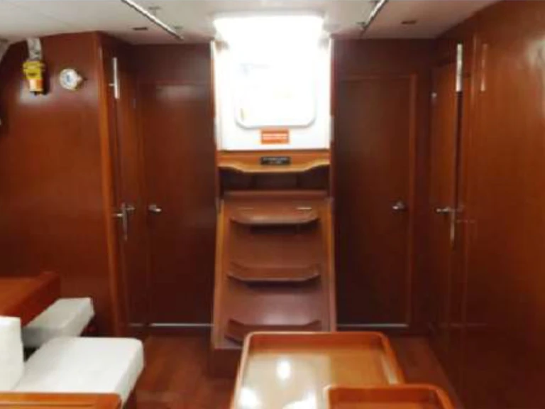 Bootverhuur Kalkara goedkoop Oceanis 50 /6cab