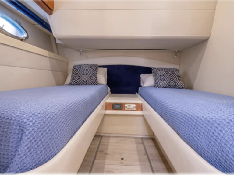 Bootverhuur Ibiza Town goedkoop Camargue 50