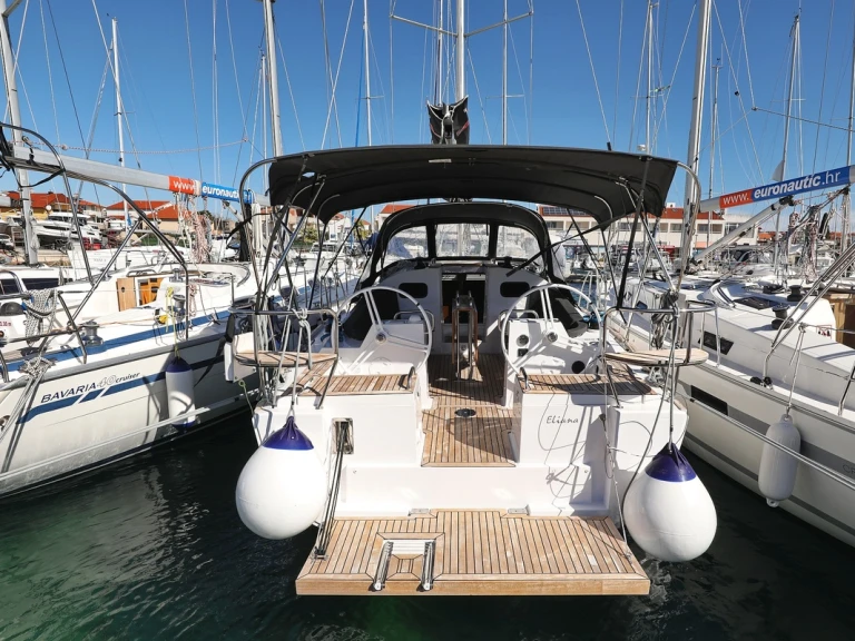 Zeilboot te huur in Biograd na Moru voor de beste prijs