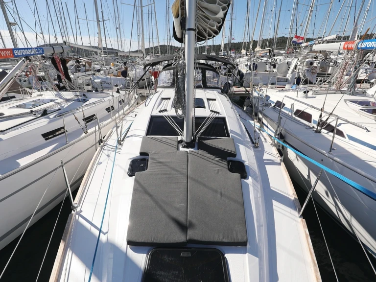 Elan Impression 40.1 te huur van particulier of professional in Biograd na Moru