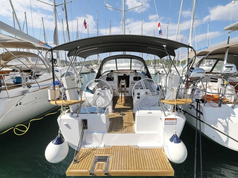 Bootverhuur Elan Impression 40.1 in Biograd na Moru via SamBoat