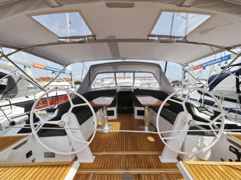 Huur Zeilboot met of zonder schipper Hanse in Biograd na Moru