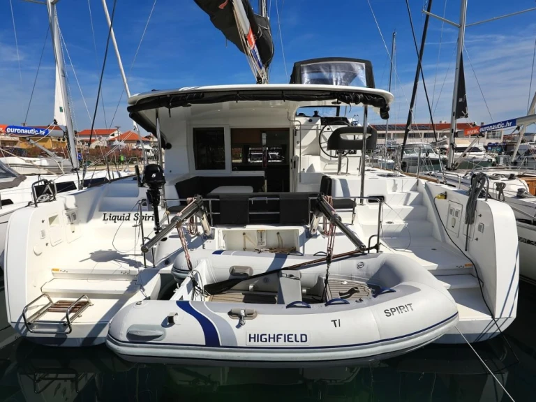 Huur Catamaran met of zonder schipper Lagoon in Biograd na Moru