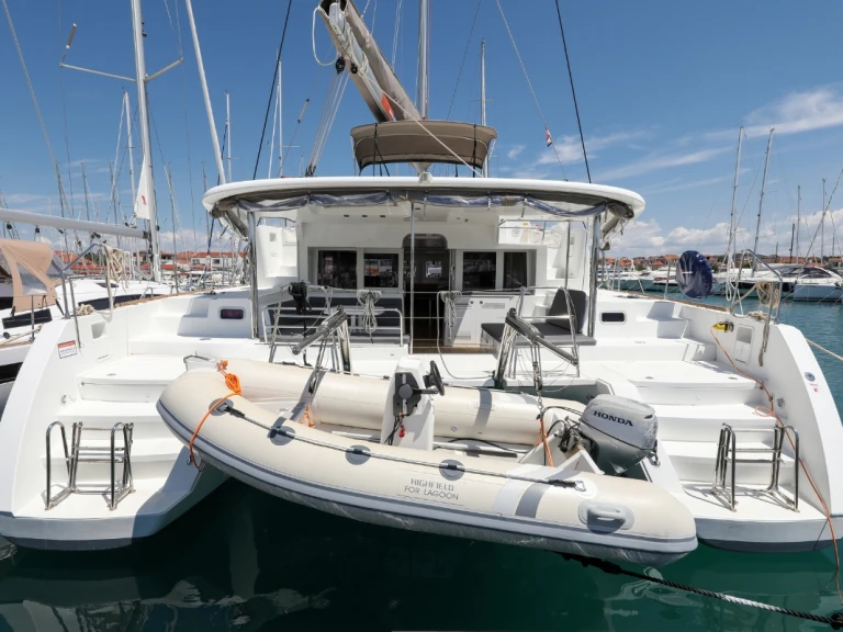 Huur Catamaran met of zonder schipper Lagoon in Biograd na Moru