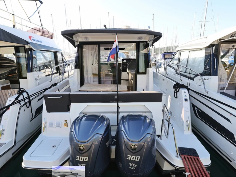 Jeanneau Merry Fisher 1095 te huur van particulier of professional in Biograd na Moru