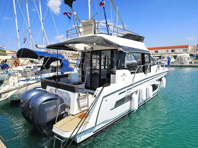 Huur Motorboot met of zonder schipper Jeanneau in Biograd na Moru