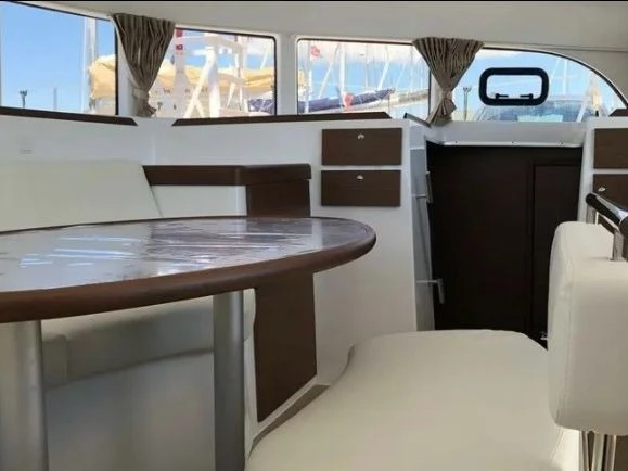 Bootverhuur Lagoon Lagoon 380/4 cab in Paros (Eiland) via SamBoat