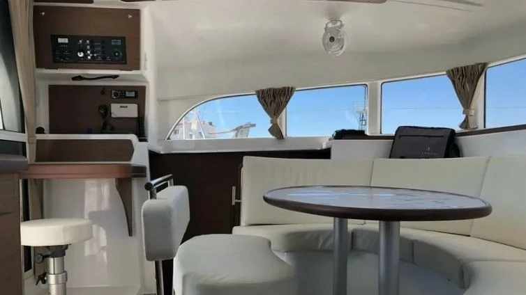 Verhuur Catamaran Lagoon met vaarbewijs