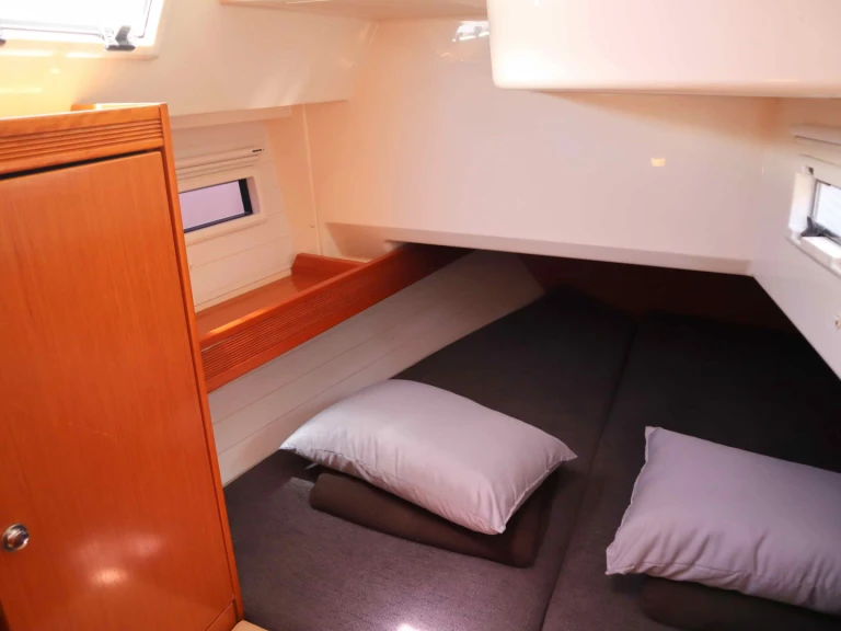 Bootverhuur Bavaria Bavaria Cruiser 40 /3cab in Néa Péramos via SamBoat