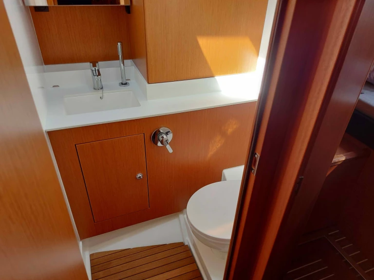 Jachthuur in Álimos - Bavaria Bavaria C57 /5cab via SamBoat