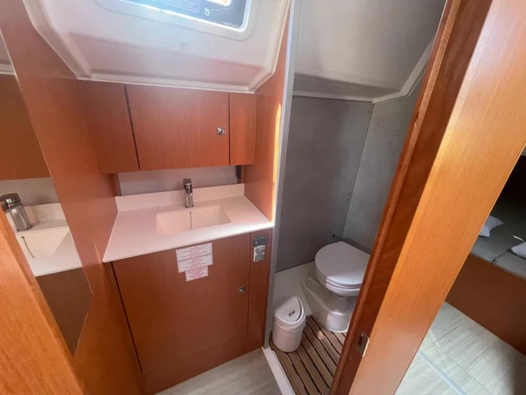 Huur een Bavaria Bavaria C42 /3cab in Paros (Eiland)