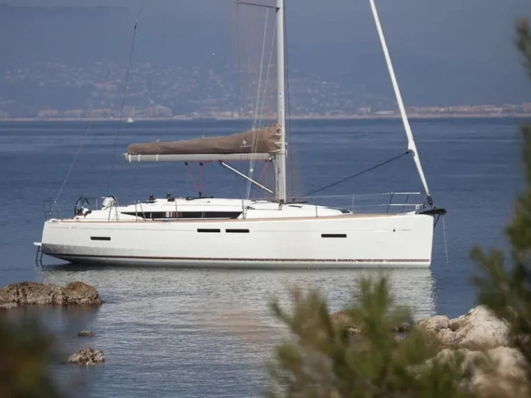 Jeanneau Sun Odyssey 419 (1WC) /3cab te huur van particulier of professional in Propriano