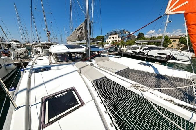 Catamaran te huur in Pula voor de beste prijs