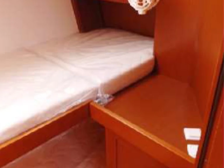 Bootverhuur Kalkara goedkoop Oceanis 48 /5cab