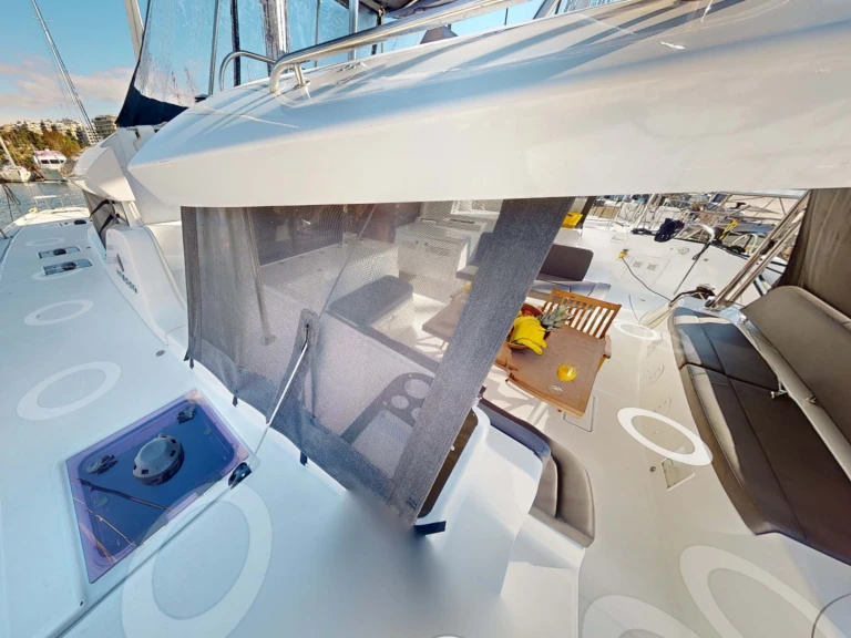 Verhuur Catamaran in Álimos - Lagoon Lagoon 46 Fly (6 cab.)