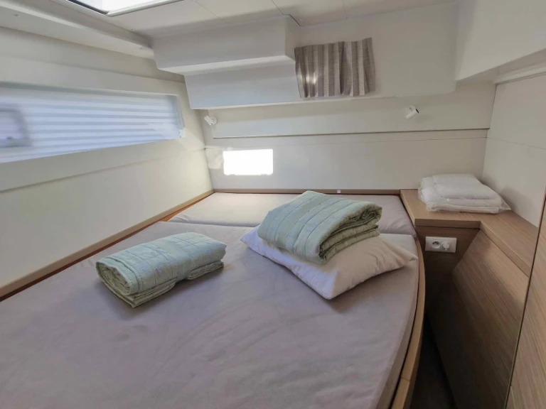 Verhuur Catamaran Lagoon met vaarbewijs