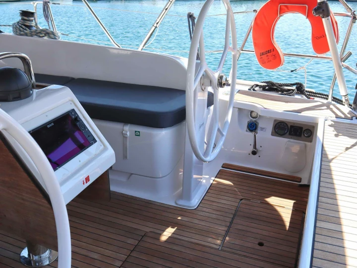 Bootverhuur Álimos goedkoop Bavaria Cruiser 46 /4cab