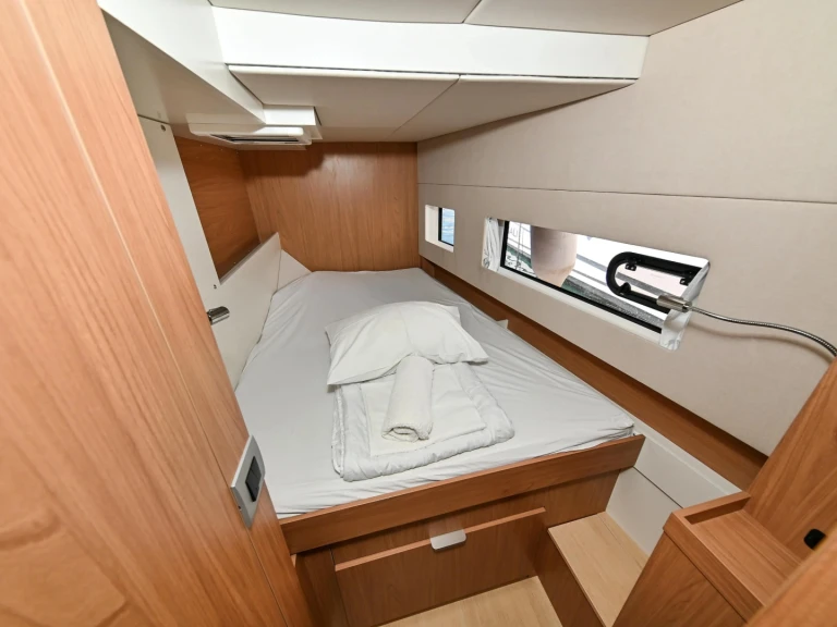Catamaran te huur in Tivat voor de beste prijs