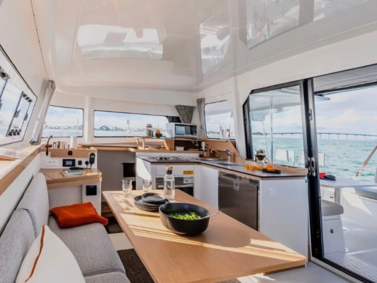 Huur Catamaran met of zonder schipper Excess in Lefkáda