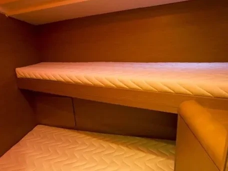 Huur een Jeanneau Sun Odyssey 449 /4cab in Álimos