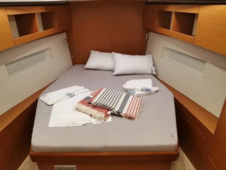 Jachthuur in Álimos - Bavaria Bavaria C45 via SamBoat