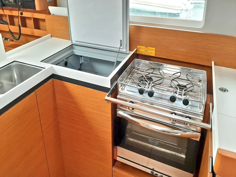 Bootverhuur Bormes-les-Mimosas goedkoop Sun Odyssey 410 /3cab