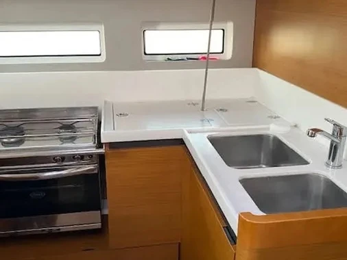 Verhuur Zeilboot in Paros (Eiland) - Jeanneau Sun Odyssey 440 (4cab)