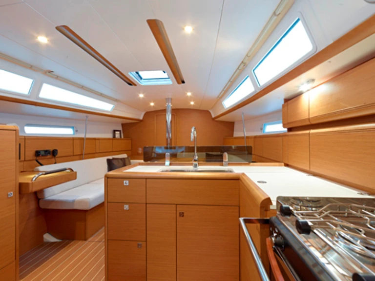 Bootverhuur Jeanneau Sun Odyssey 379 in Lefkáda via SamBoat