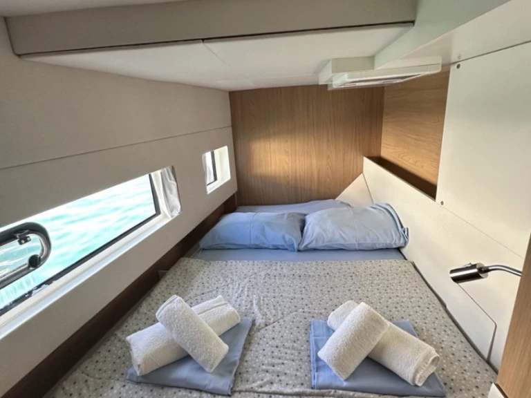 Huur een Bali Bali Catsmart/6 cab in Tivat