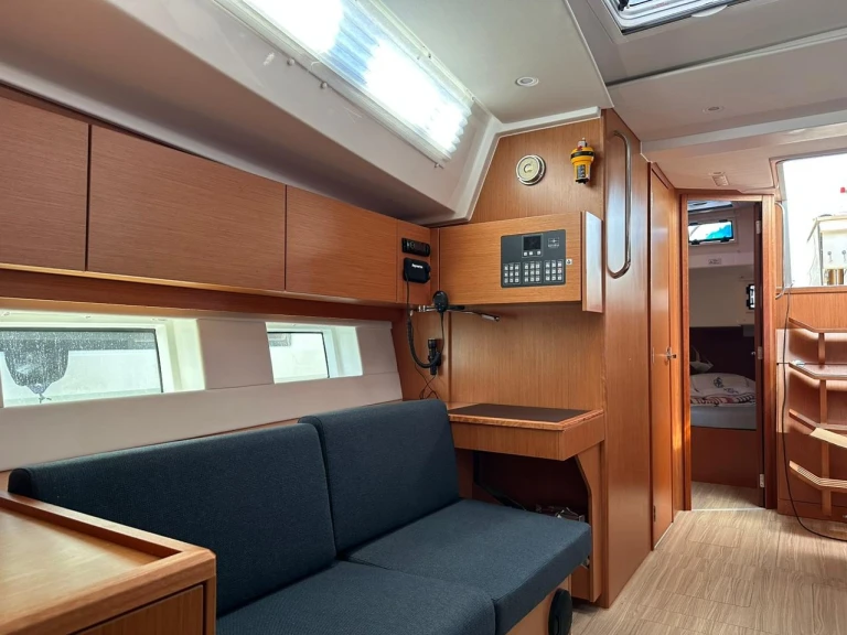 Jachthuur in Álimos - Bavaria Bavaria C45 Holiday /5cab via SamBoat