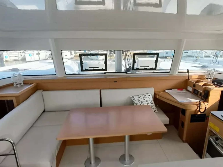 Huur Catamaran met of zonder schipper Excess in Pula
