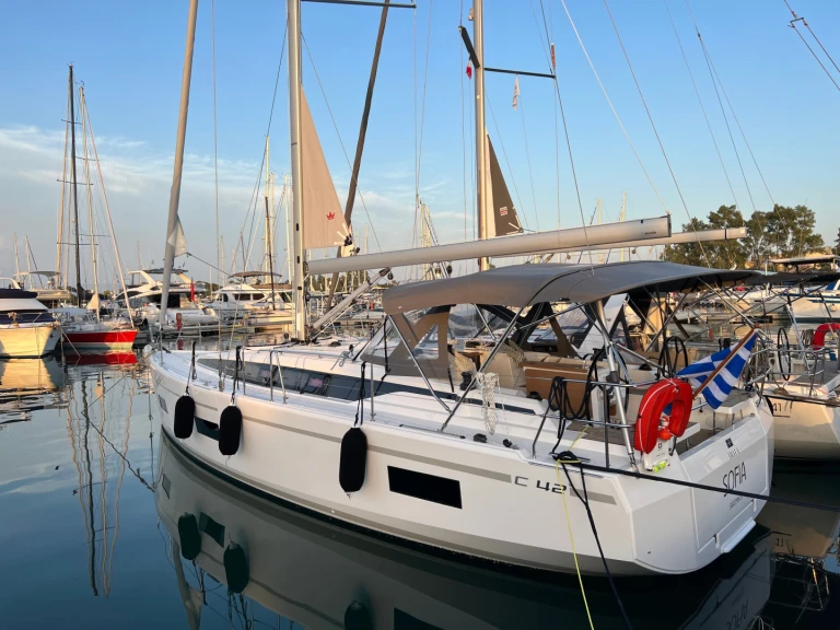 Bootverhuur Gouviá goedkoop Bavaria C42 /3cab