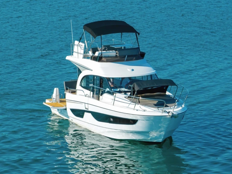 Verhuur Motorboot Bénéteau met vaarbewijs