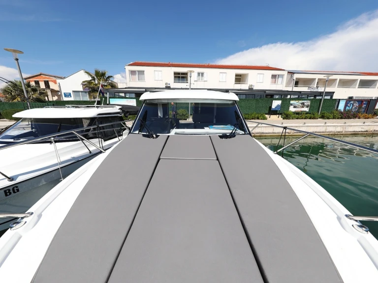 Motorboot te huur in Biograd na Moru voor de beste prijs