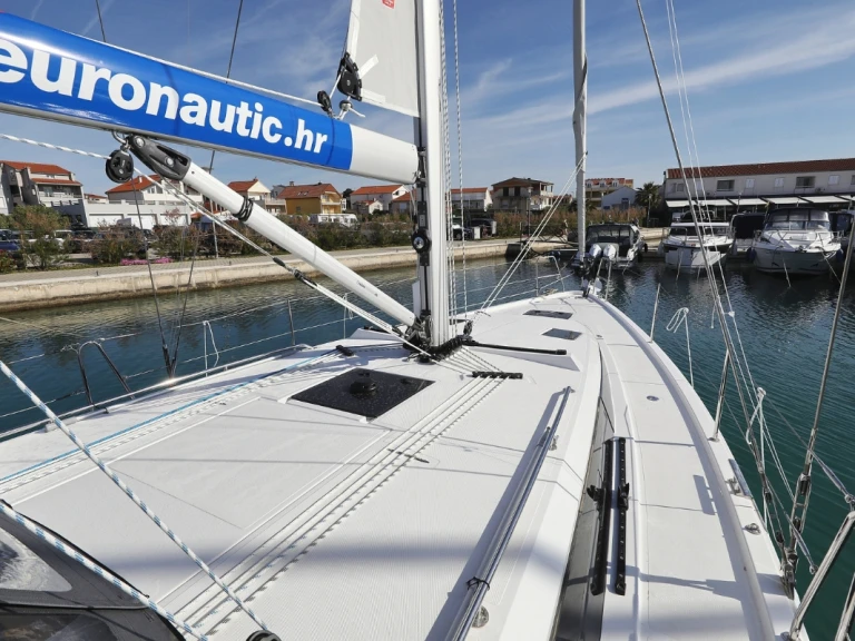 Jachthuur in Biograd na Moru - Bavaria Bavaria C42 via SamBoat
