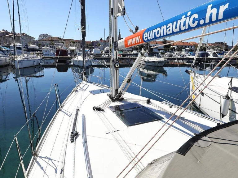 Bootverhuur Bavaria Cruiser 34 in Biograd na Moru via SamBoat