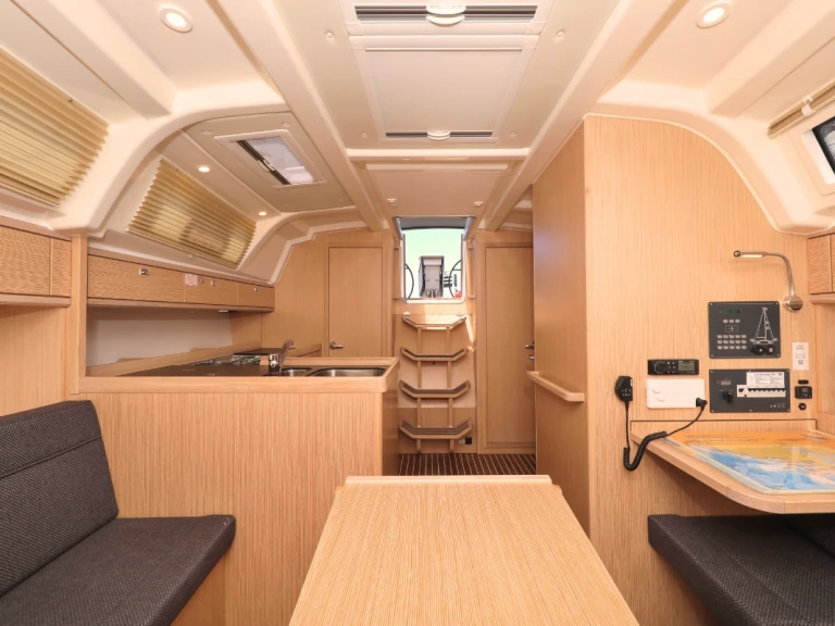 Bootverhuur Biograd na Moru goedkoop Cruiser 37
