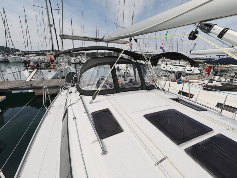 Bootverhuur Bavaria Cruiser 37 in Biograd na Moru via SamBoat